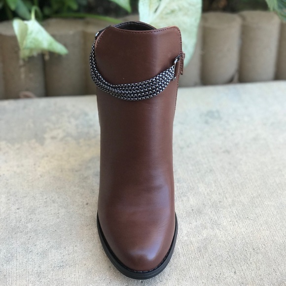 Ladies multi ankle chain chunky heels booties - Picture 4 of 8